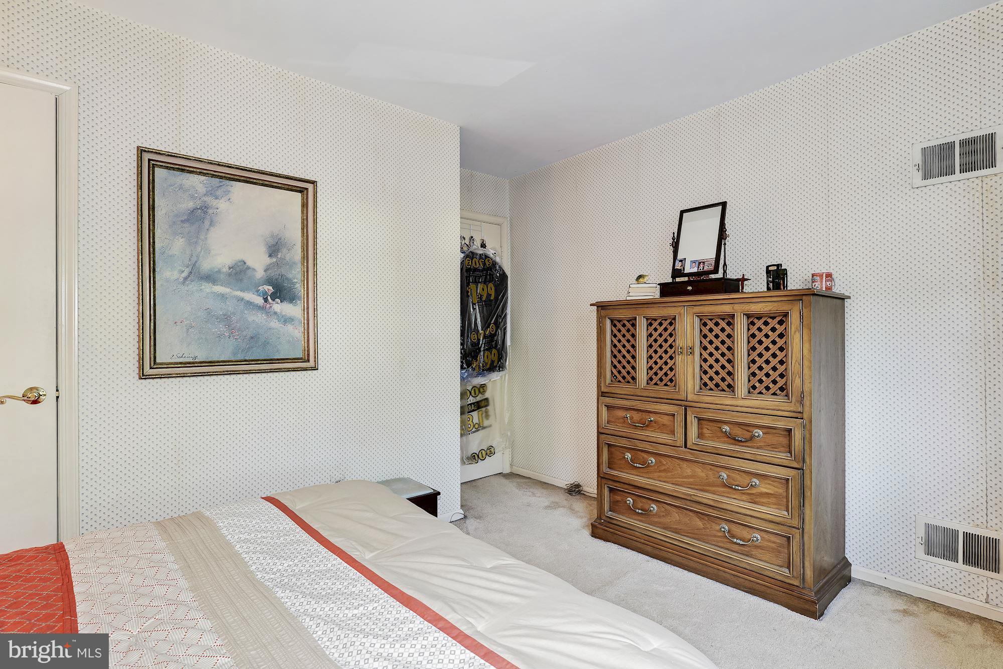 10247 Gainsborough Road Potomac, MD 20854 - Photo 22 of 28 Bedroom