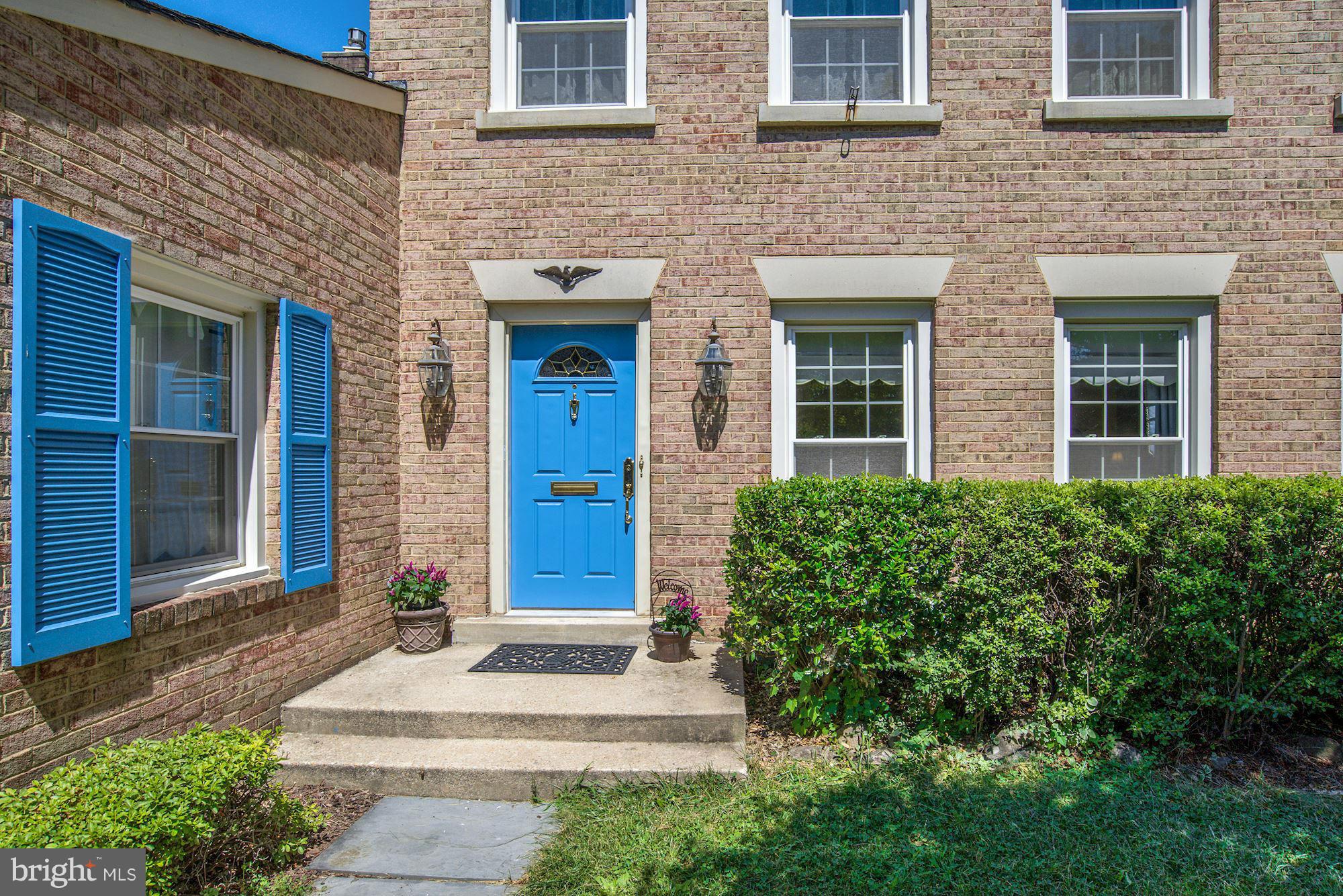 10247 Gainsborough Road Potomac, MD 20854 - Photo 4 of 28 Exterior (Front)