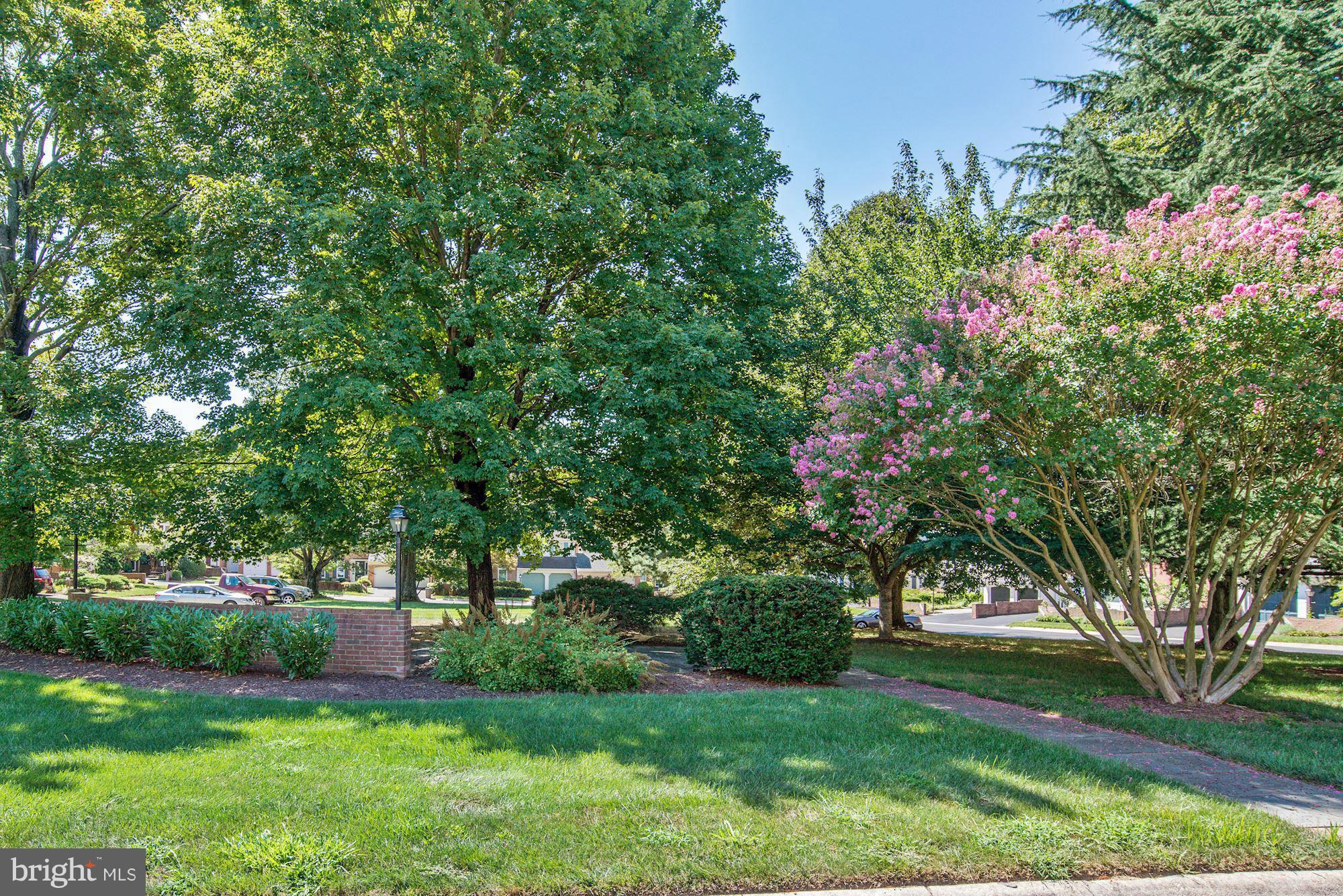 10247 Gainsborough Road Potomac, MD 20854 - Photo 6 of 28 Exterior (General)