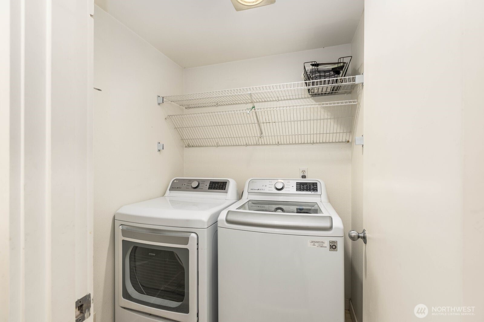 10237 Southeast 3rd Street, Unit 5 Bellevue, WA 98004 - Photo 15 of 35