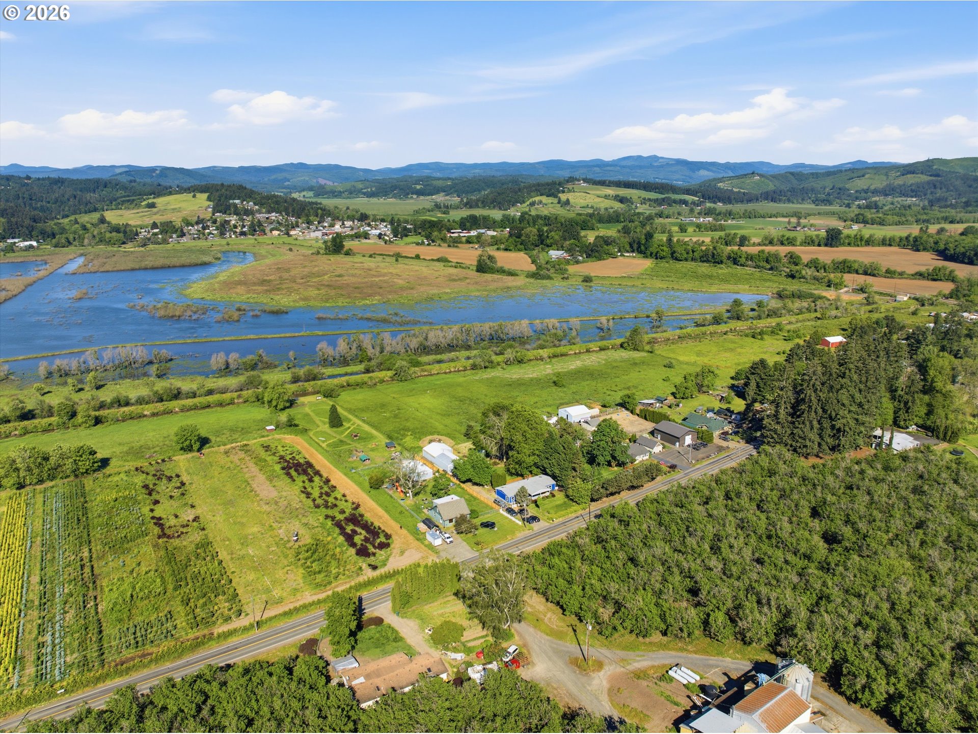 11661 Southwest Spring Hill Road Gaston, OR 97119 - Photo 44 of 45 a view of a city with an ocean
