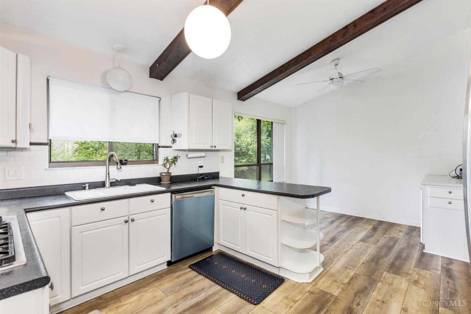 9699 Humphrey Road Cincinnati, OH 45242 - Photo 7 of 28