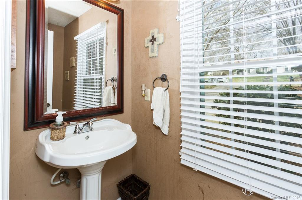 11901 Painted Tree Road Charlotte, NC 28226 - Photo 12 of 24 Gallery Image 12