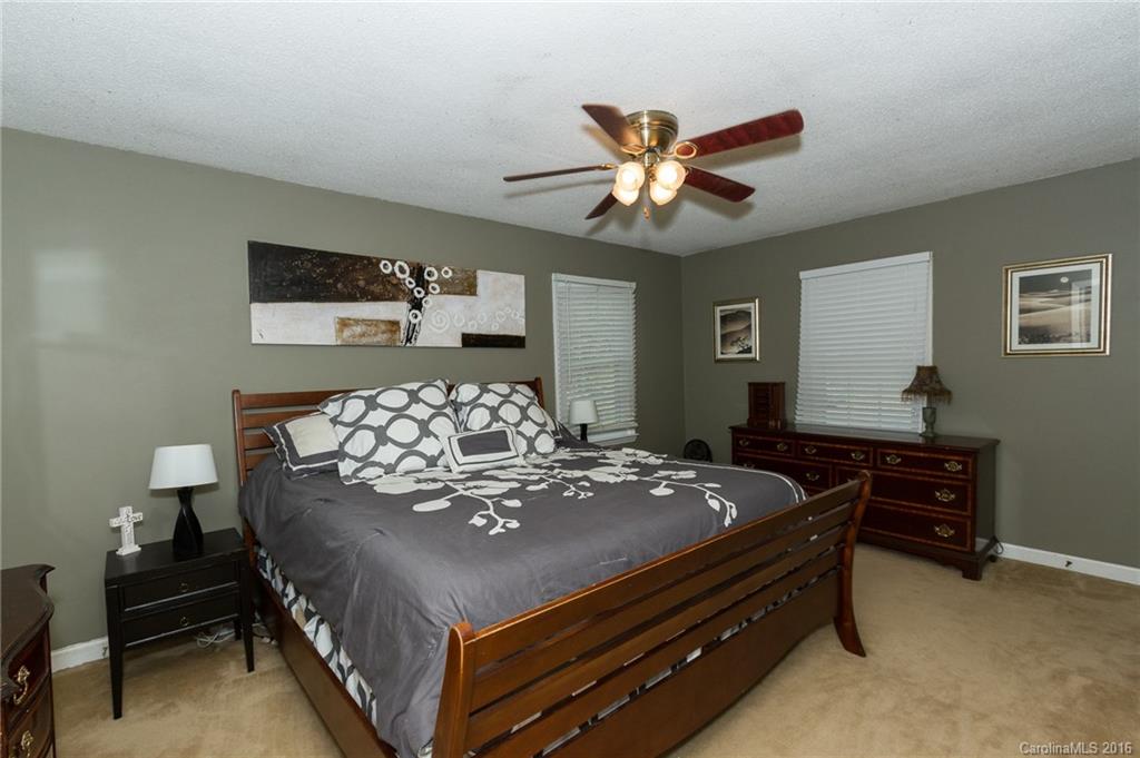 11901 Painted Tree Road Charlotte, NC 28226 - Photo 16 of 24 Gallery Image 16