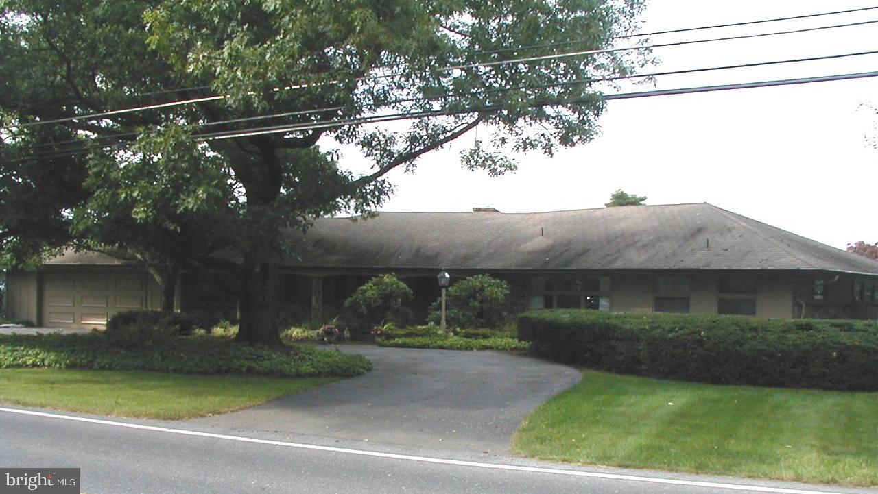 207 Owl Hill Road Lititz, PA 17543 - Photo 1 of 40