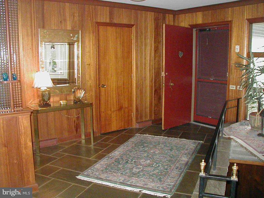 207 Owl Hill Road Lititz, PA 17543 - Photo 4 of 40