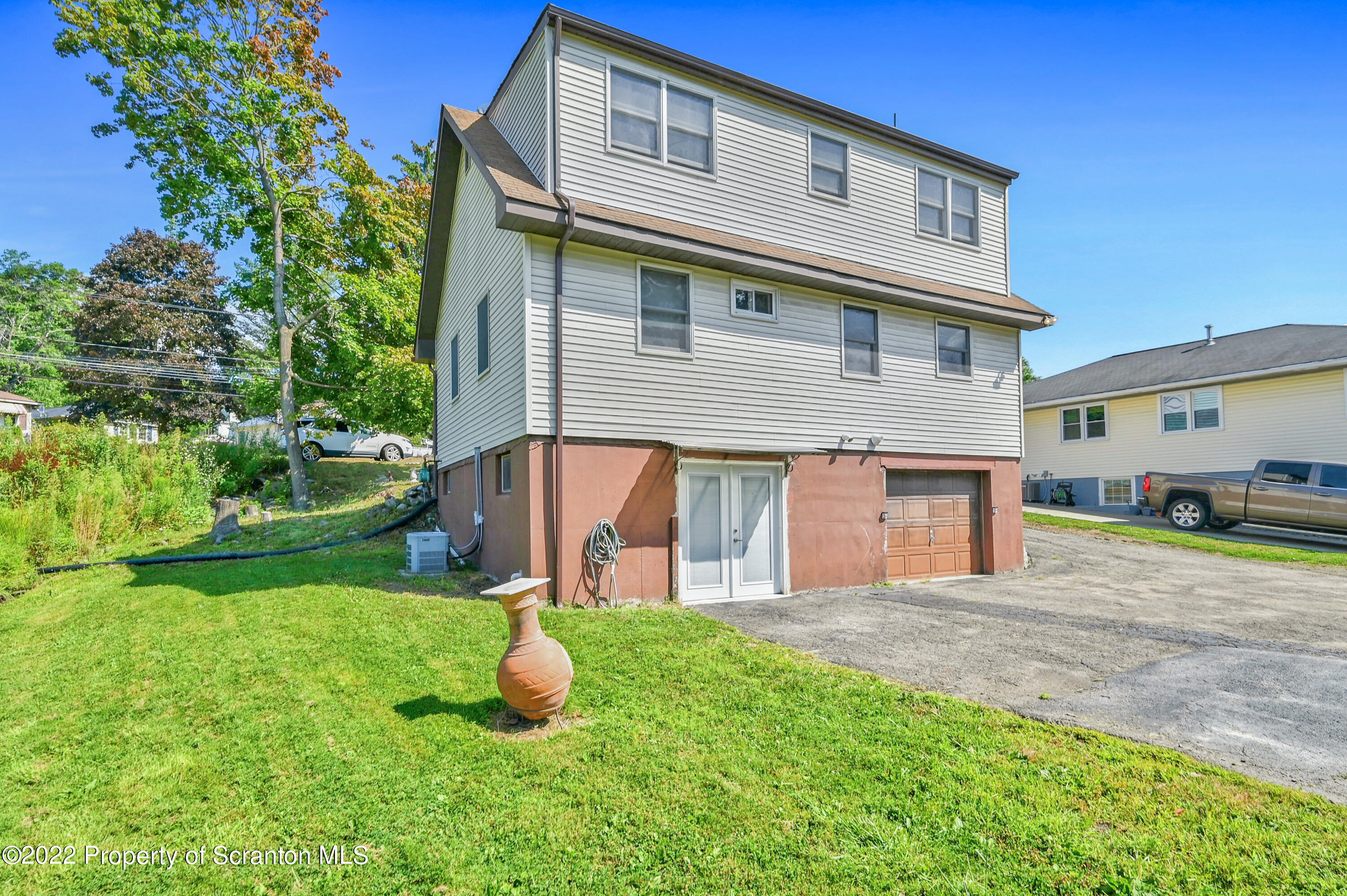 531 Winola Road Clarks Summit, PA 18411 - Photo 3 of 27 Gallery Image 3