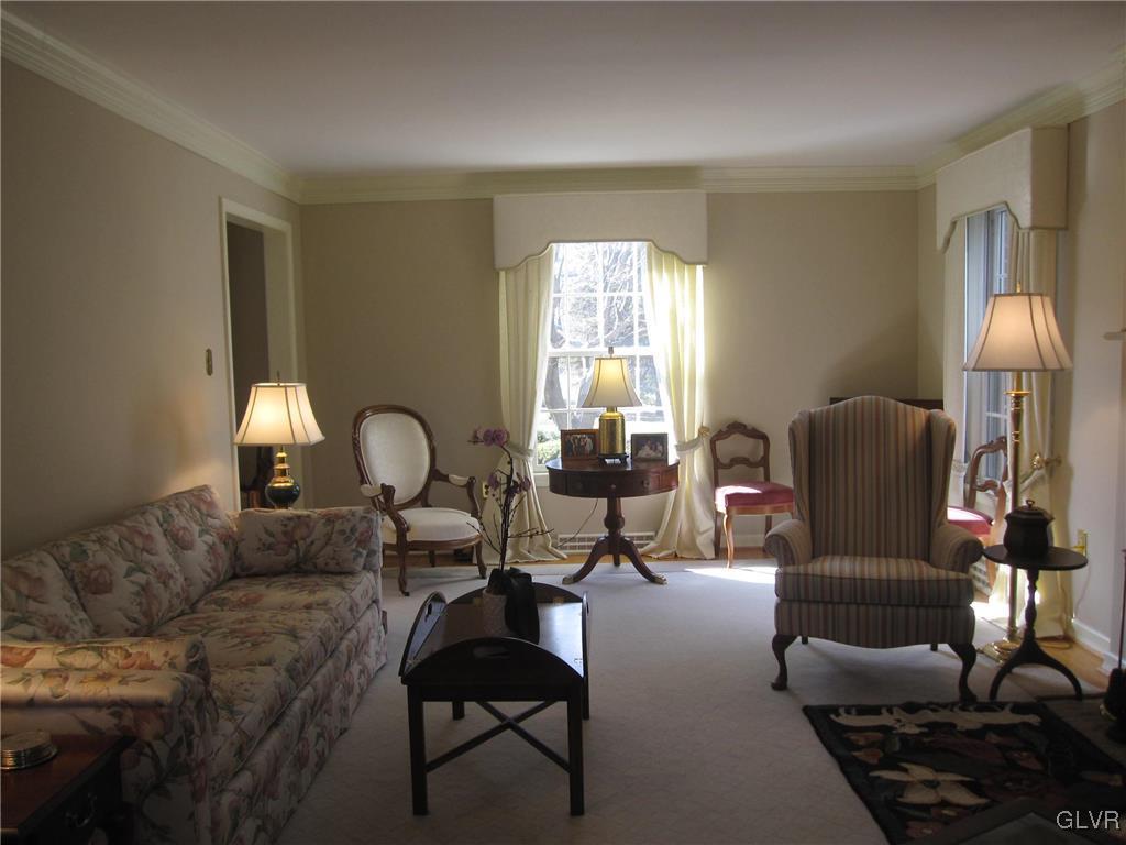 445 East Macada Road Bethlehem, PA 18017 - Photo 4 of 41 Gallery Image 4
