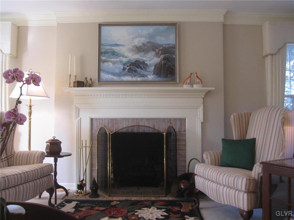 445 East Macada Road Bethlehem, PA 18017 - Photo 5 of 41 Gallery Image 5