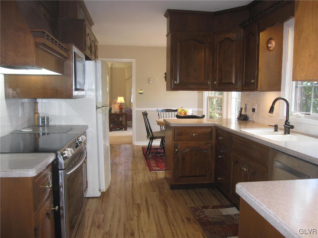 445 East Macada Road Bethlehem, PA 18017 - Photo 9 of 41 Gallery Image 9