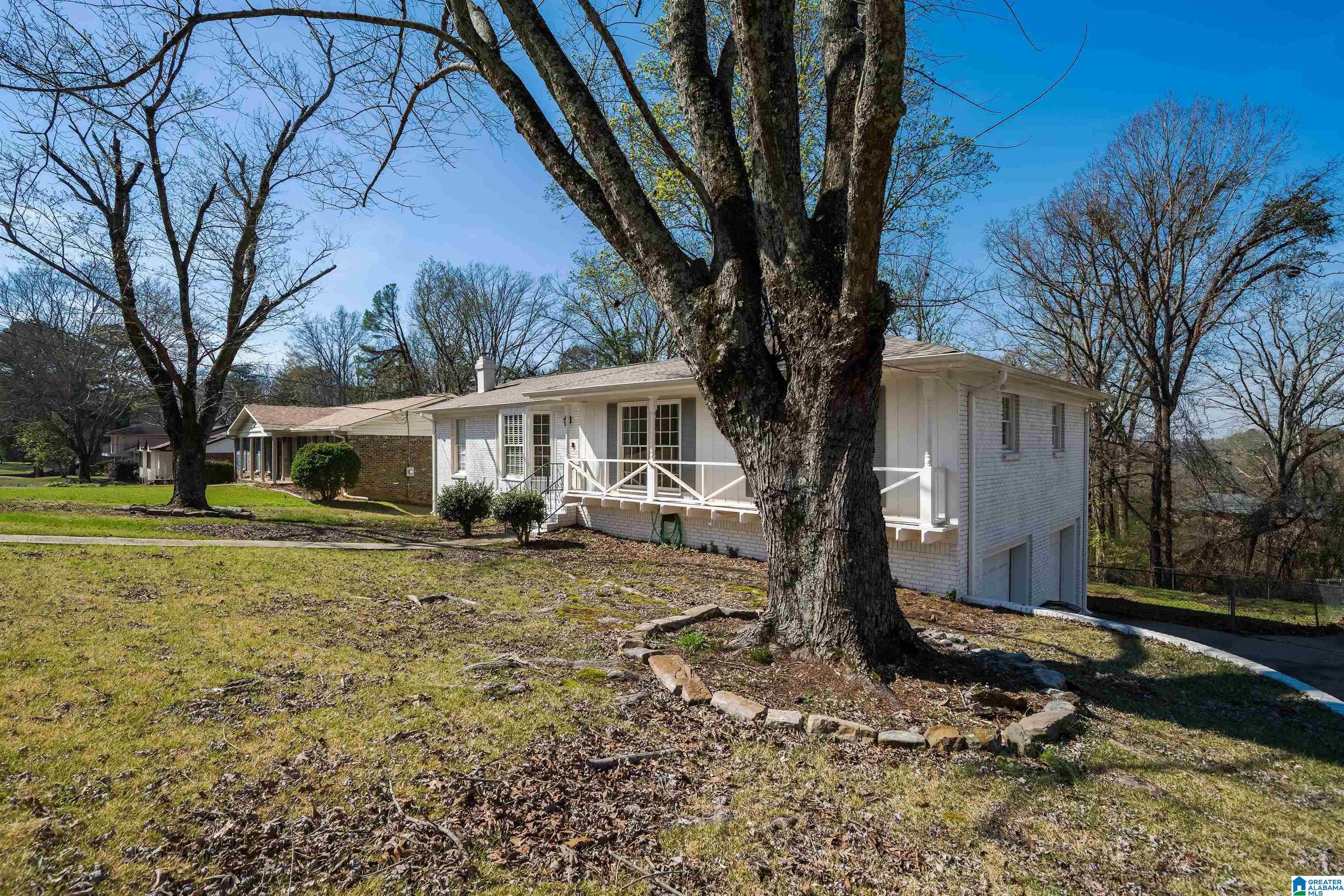828 Rockingham Road Birmingham, AL 35235 - Photo 3 of 28