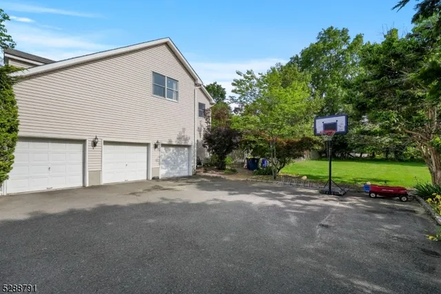 $7,450 | 301 Berkley Avenue, Belle Mead, NJ 08502