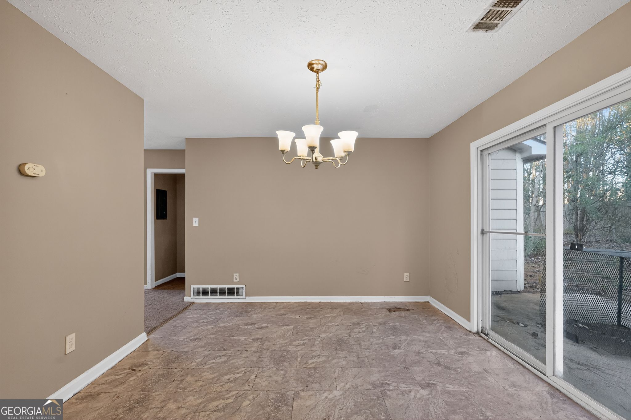 5065 Donnell Way Decatur, GA 30035 - Photo 12 of 33