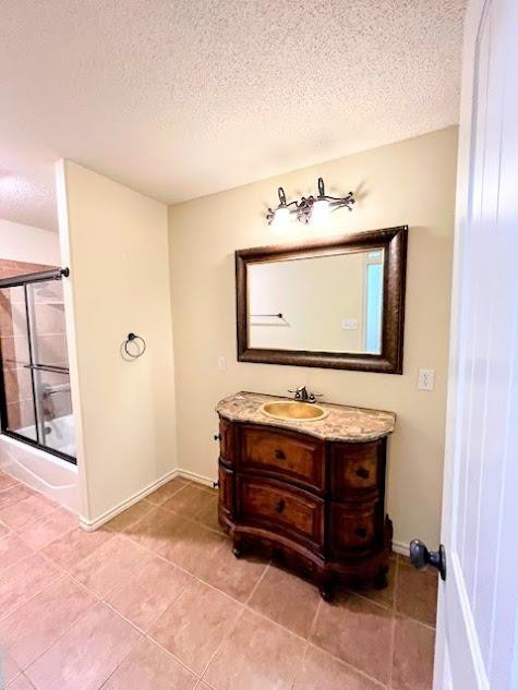 3913 100th Street Lubbock, TX 79423 - Photo 19 of 35 a room with furniture and mirror