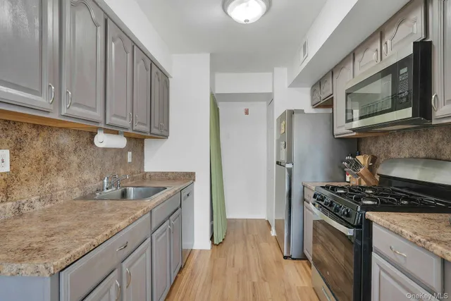 $419,000 | 204 Storm Drive, Holtsville, NY 11742