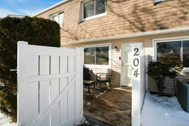 $419,000 | 204 Storm Drive, Holtsville, NY 11742