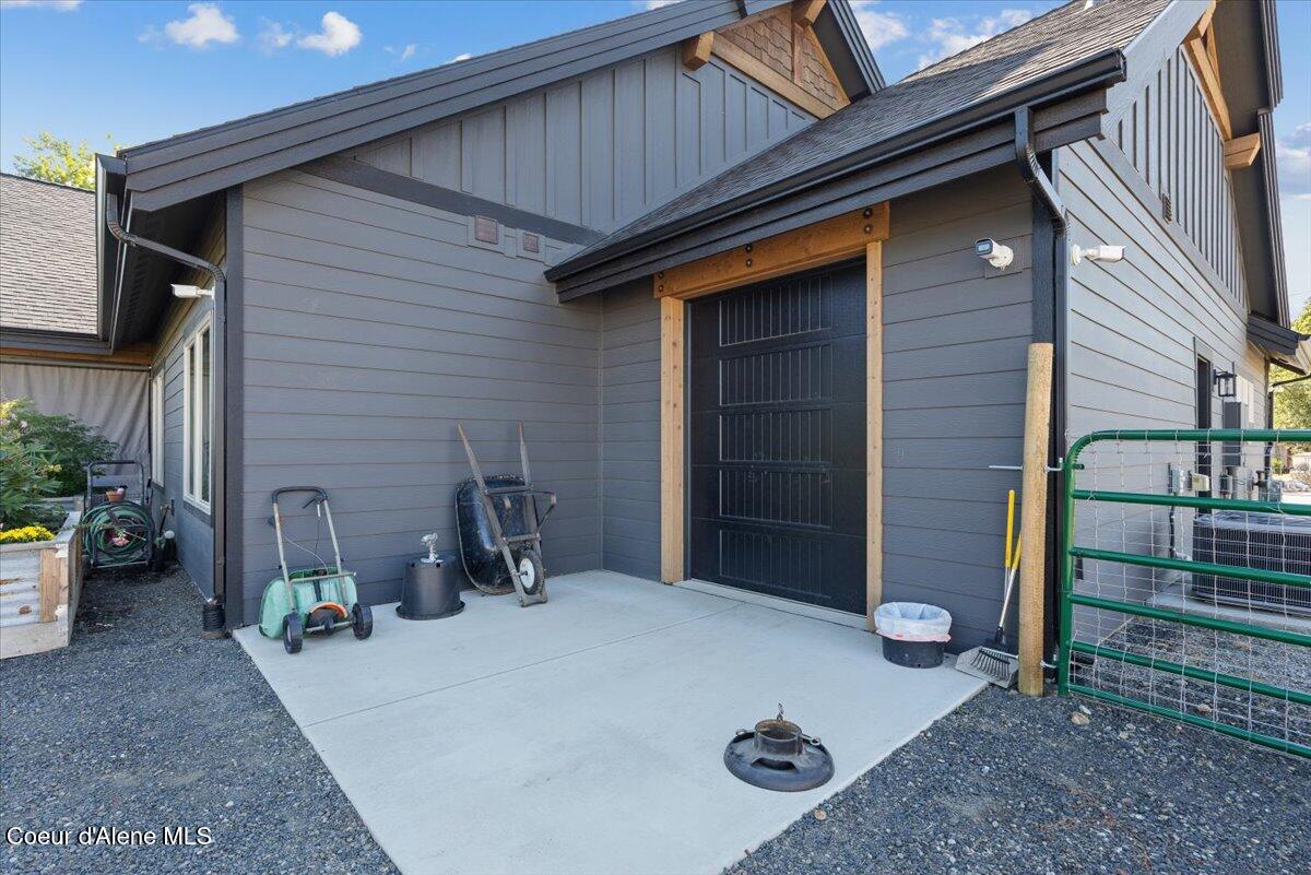 145 East Hanley Avenue Dalton Gardens, ID 83815 - Photo 36 of 53 41-Side Door
