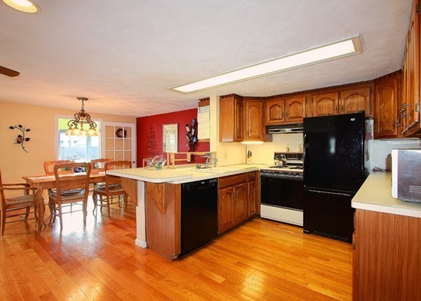 41 Hickory Road Norwood, MA 02062 - Photo 4 of 17 Gallery Image 4