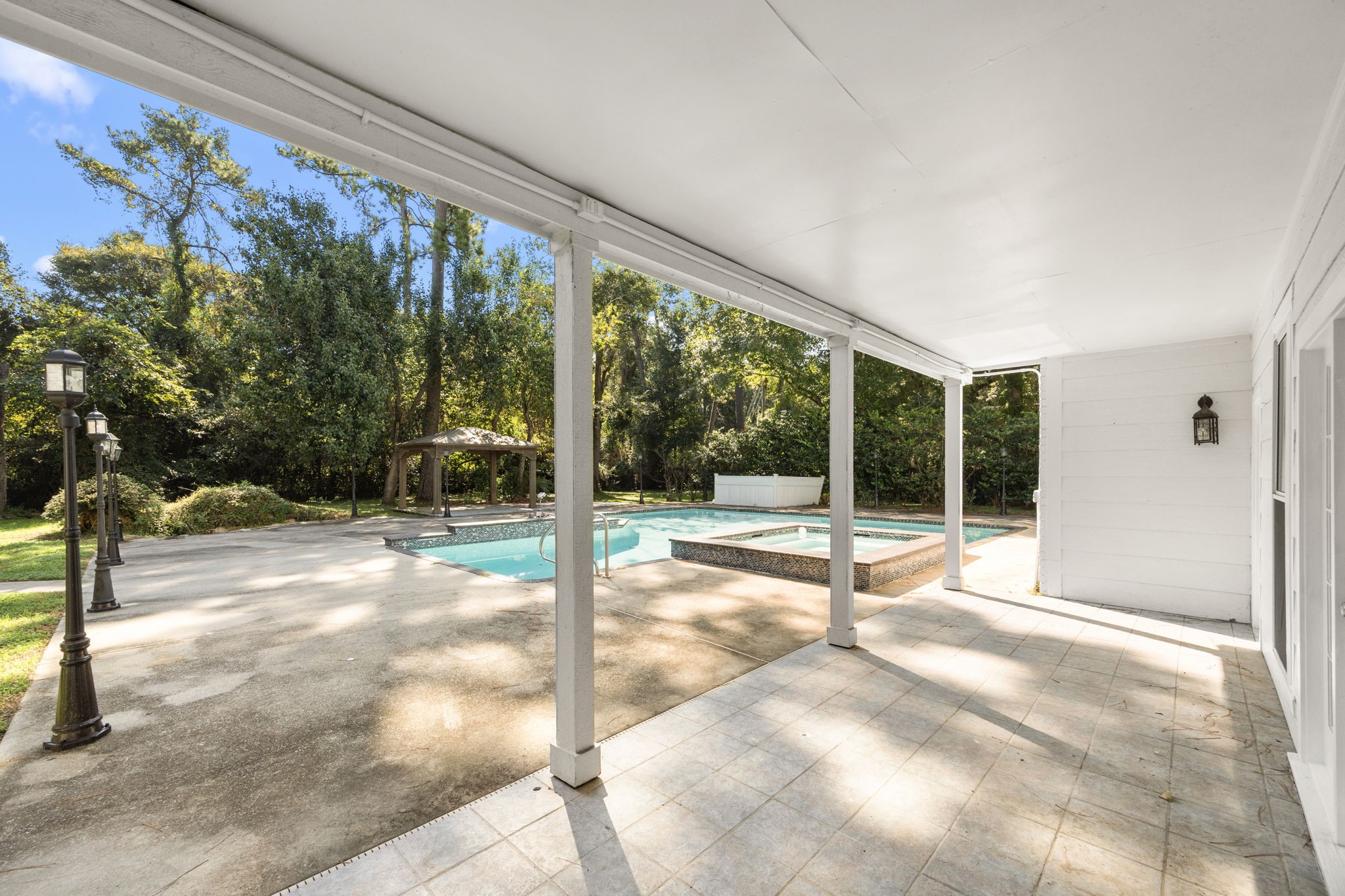 21802 Lindheimer Road Hockley, TX 77447 - Photo 15 of 50 a view of a porch with a backyard