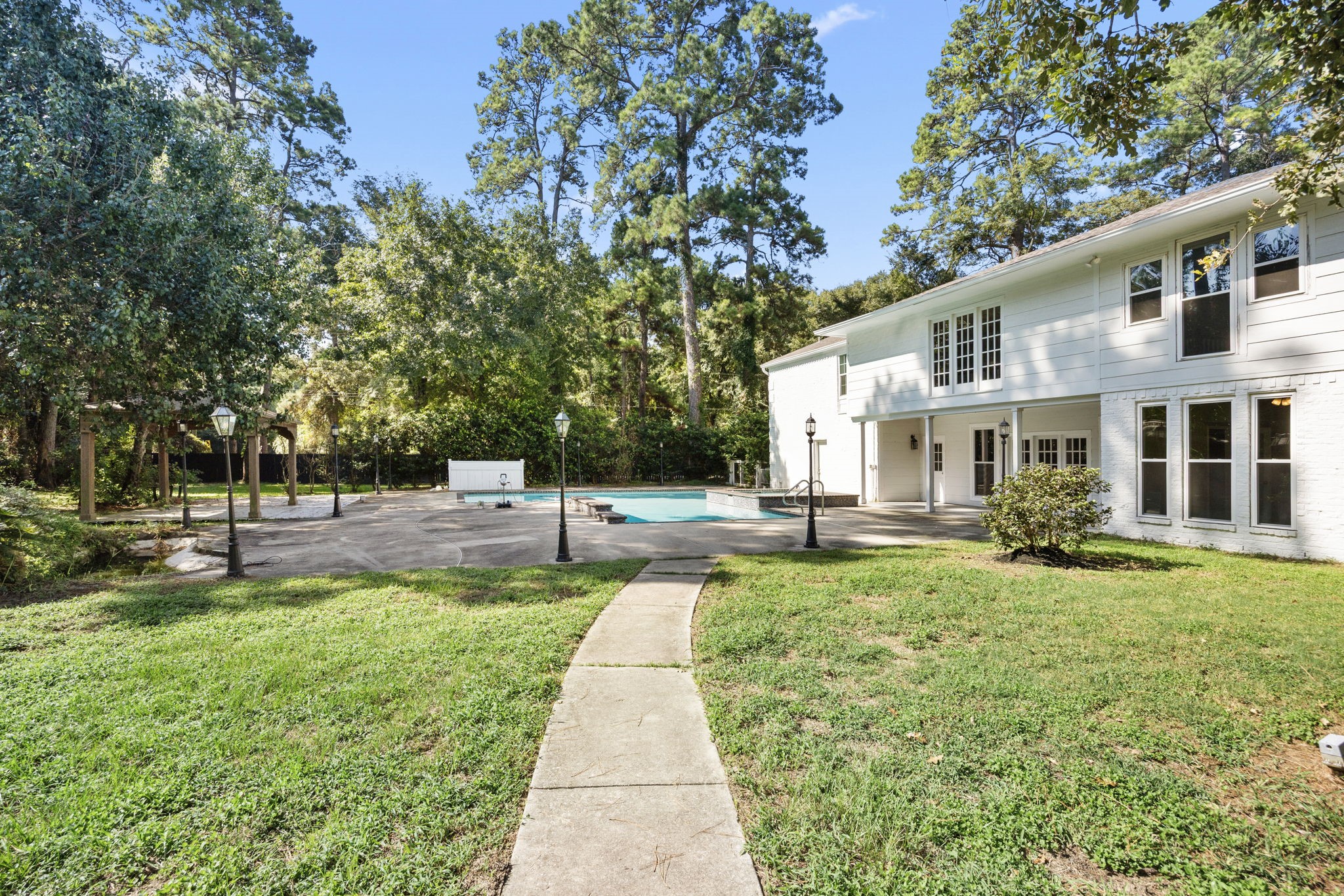 21802 Lindheimer Road Hockley, TX 77447 - Photo 10 of 50 a front view of a house with a yard