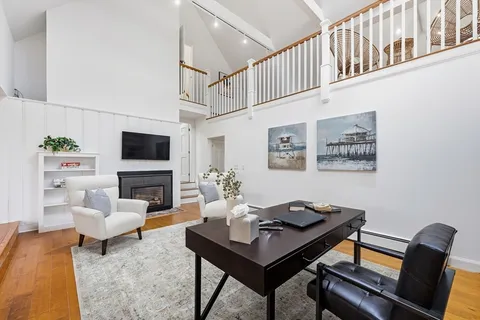 $2,400,000 | 6 Lynbrook Road, Southborough, MA 01772