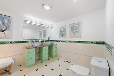 $2,400,000 | 6 Lynbrook Road, Southborough, MA 01772