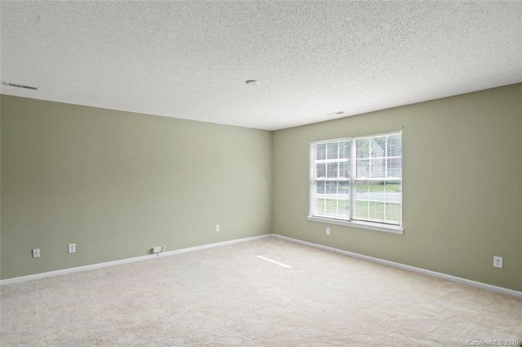 6502 Sunman Road Charlotte, NC 28216 - Photo 4 of 24 Gallery Image 4