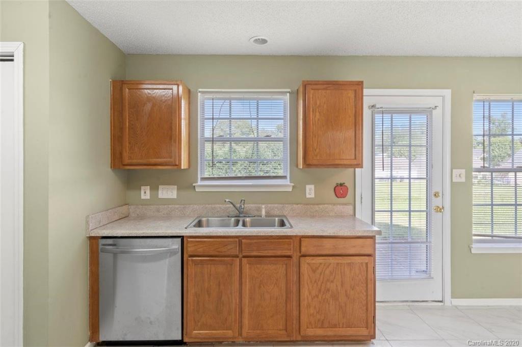 6502 Sunman Road Charlotte, NC 28216 - Photo 9 of 24 Gallery Image 9