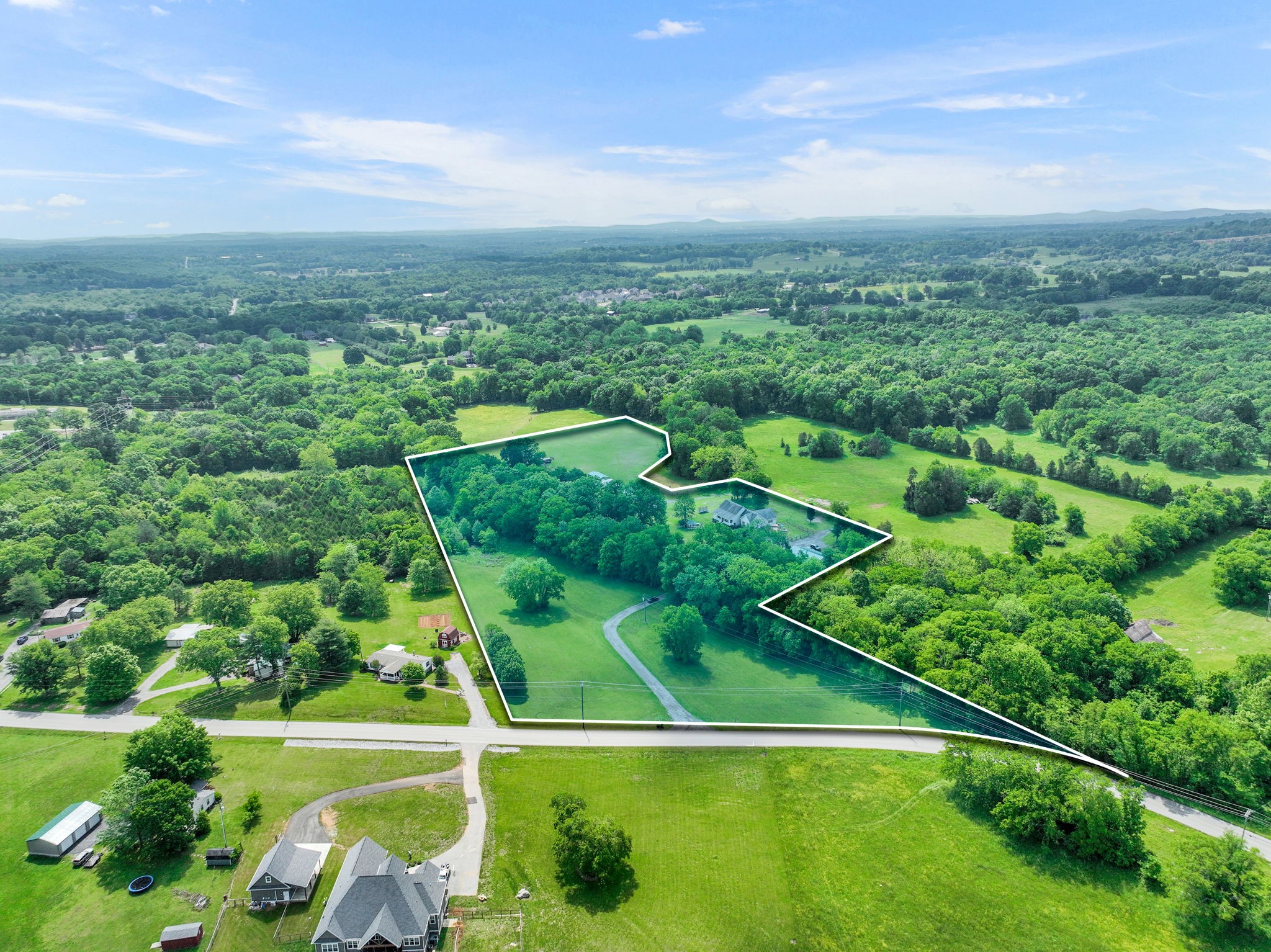 3079 Cairo Bend Road Lebanon, TN 37087 - Photo 2 of 67 a view of a city