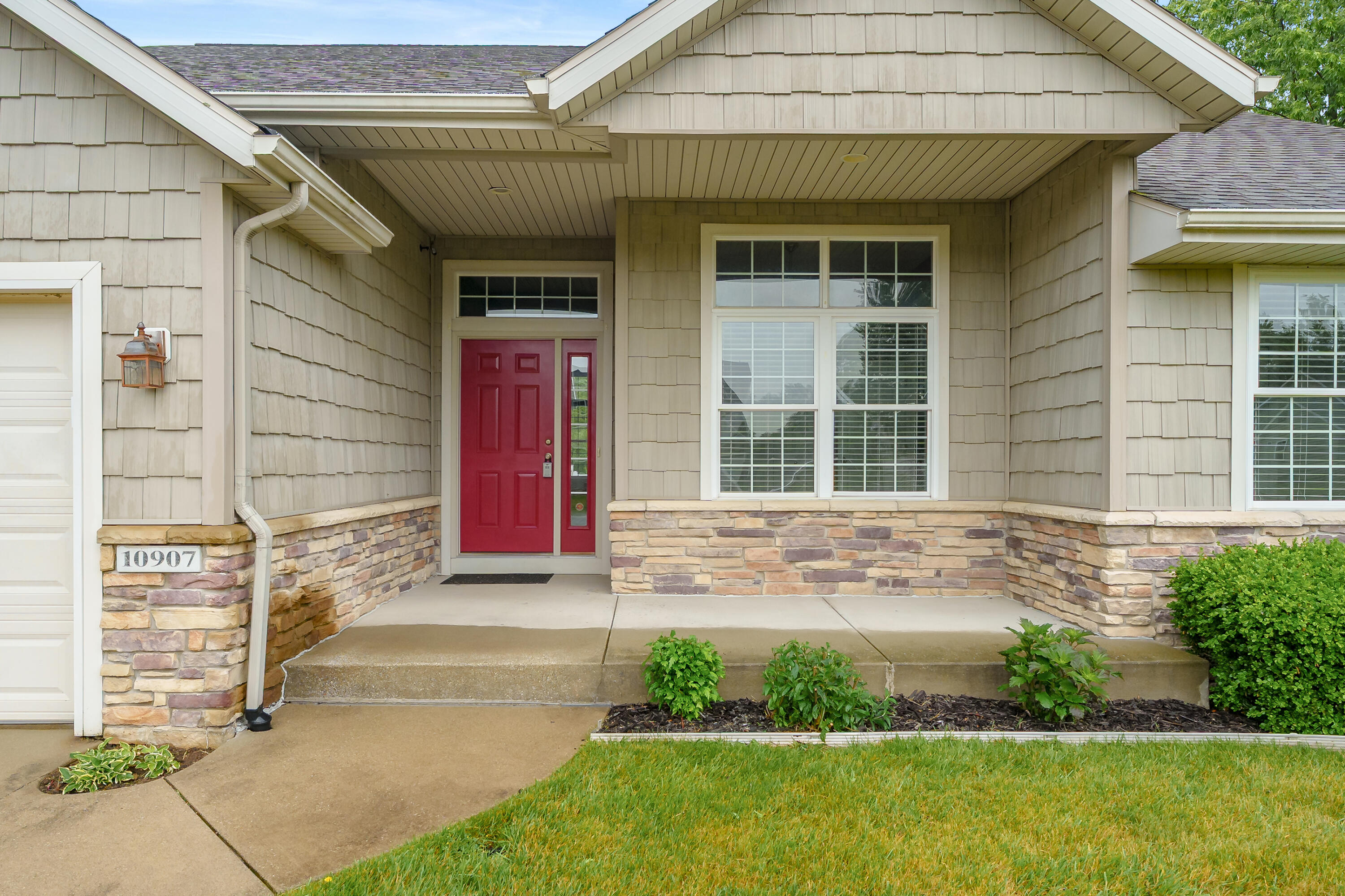 10907 Autumn View Portage, MI 49002 - Photo 2 of 49 Autumn View Ln 10907 Portage 49024-30
