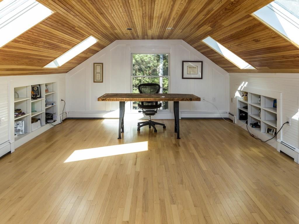 29 Shapleigh Road Harpswell, ME 04079 - Photo 28 of 33 Finished room above the garage with...