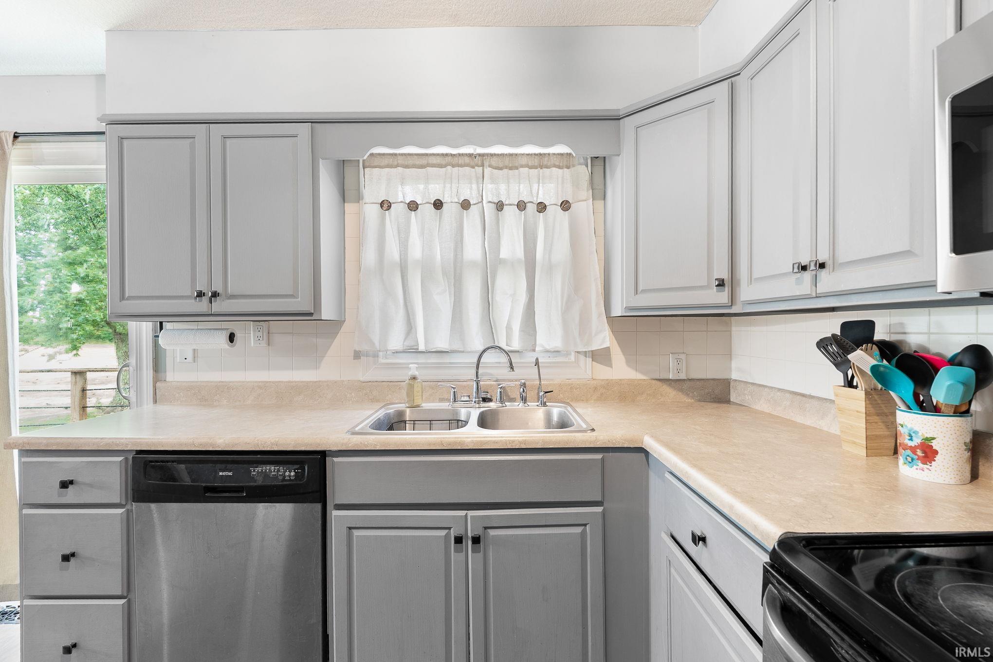 10225 North 100 West Decatur, IN 46733 - Photo 19 of 36