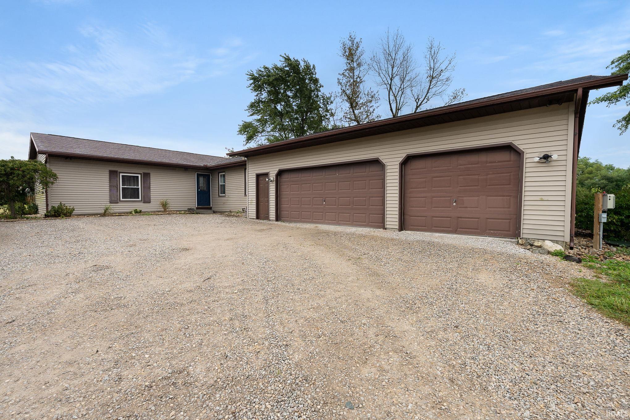 10225 North 100 West Decatur, IN 46733 - Photo 2 of 36