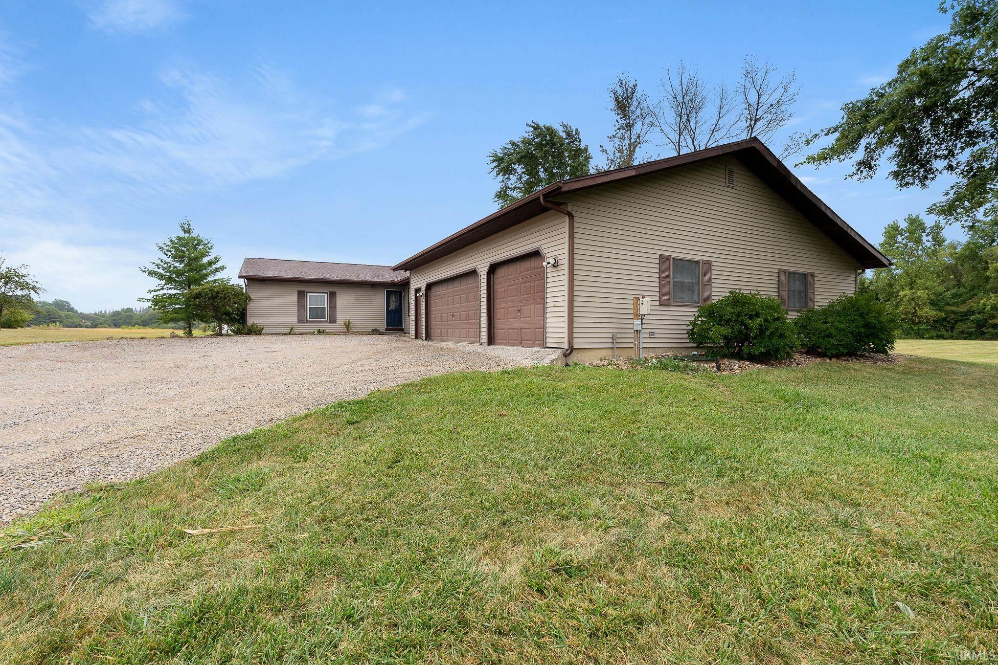 10225 North 100 West Decatur, IN 46733 - Photo 3 of 36