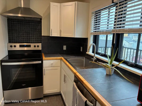 $2,250 | 217 State Street, Unit 2, Hudson, NY 12534