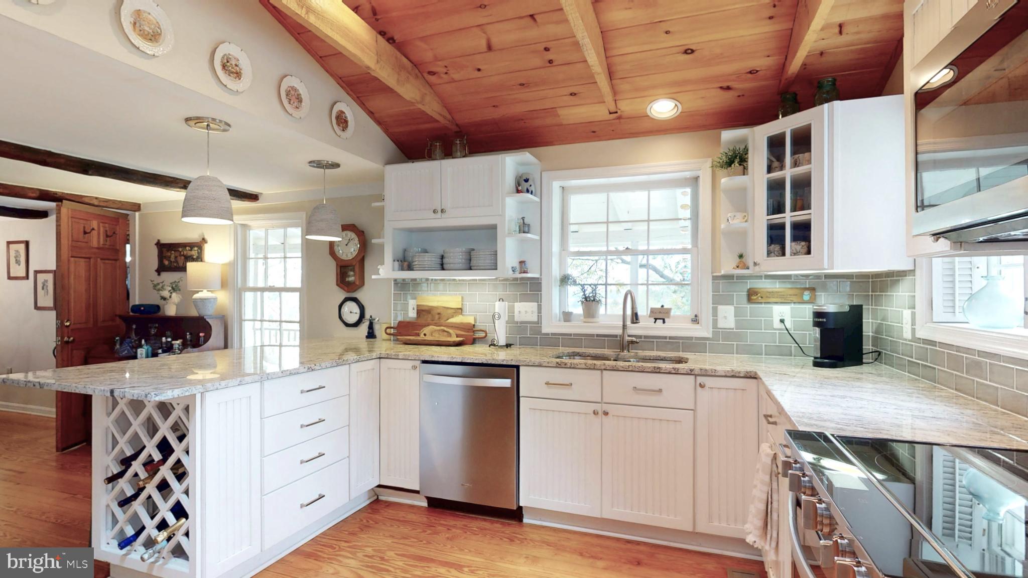 21539 Oatlands Road Aldie, VA 20105 - Photo 11 of 112 Granite countertops