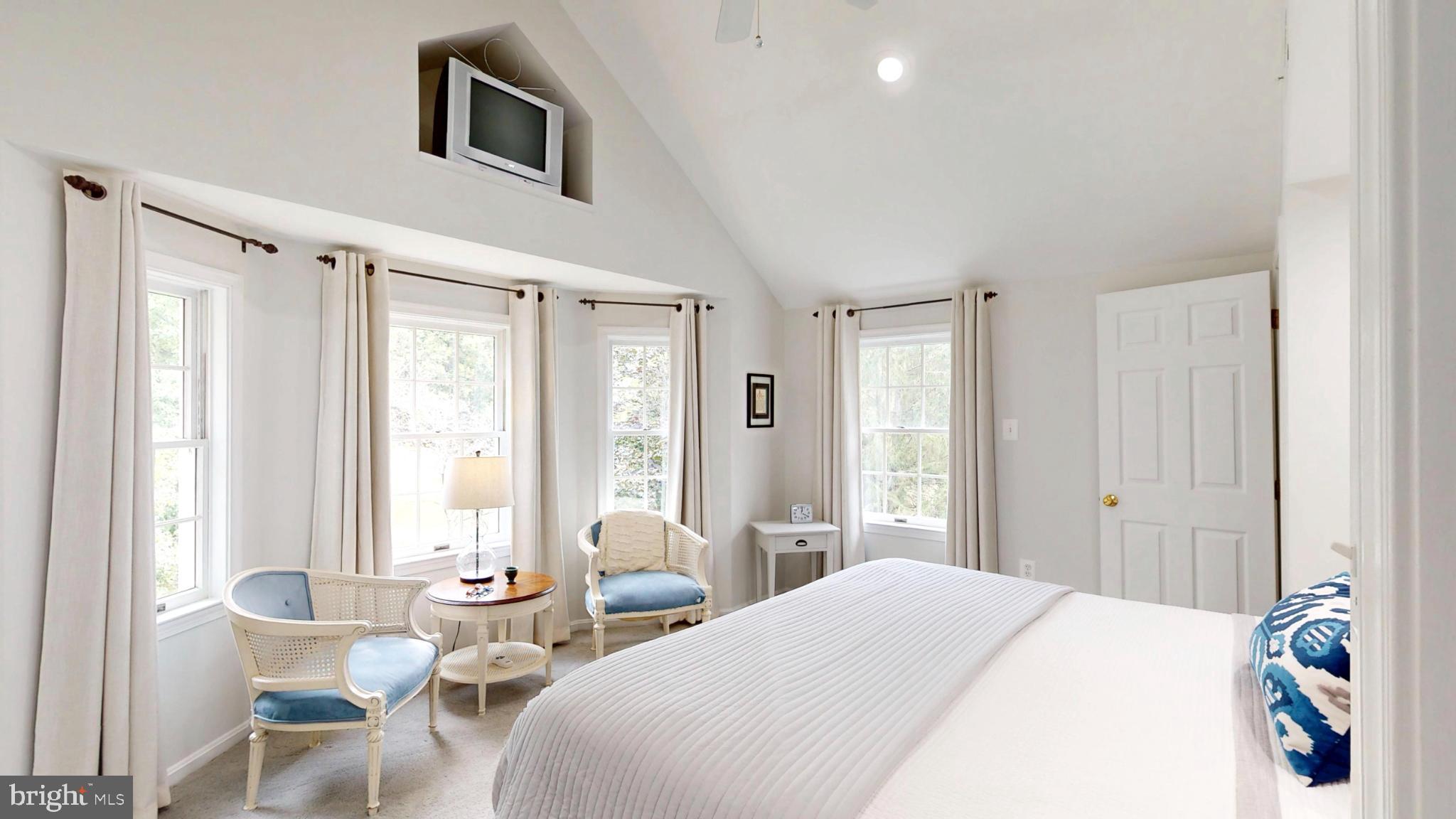 21539 Oatlands Road Aldie, VA 20105 - Photo 40 of 112