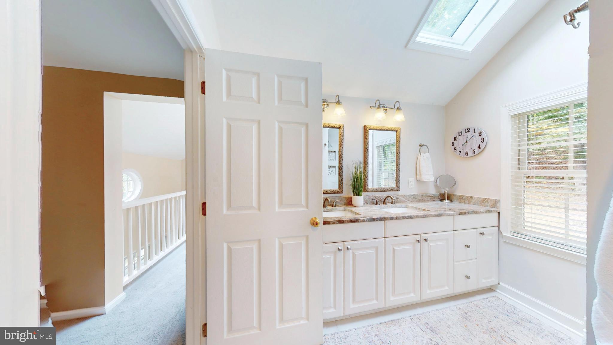 21539 Oatlands Road Aldie, VA 20105 - Photo 41 of 112 Primary bathroom