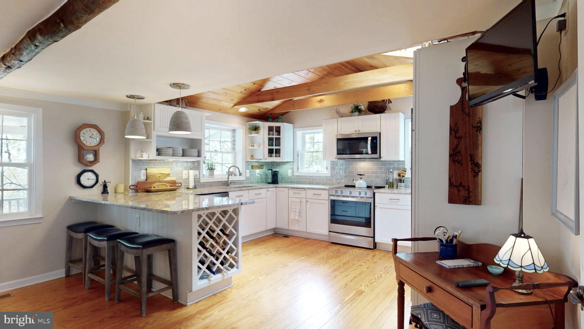 21539 Oatlands Road Aldie, VA 20105 - Photo 10 of 112 White cabinets