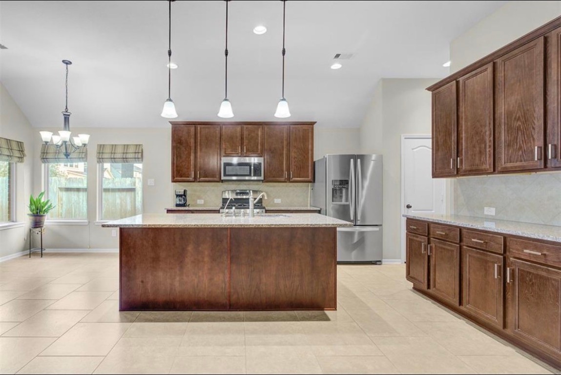 2513 Golfcrest Drive Houston, TX 77089 - Photo 12 of 33