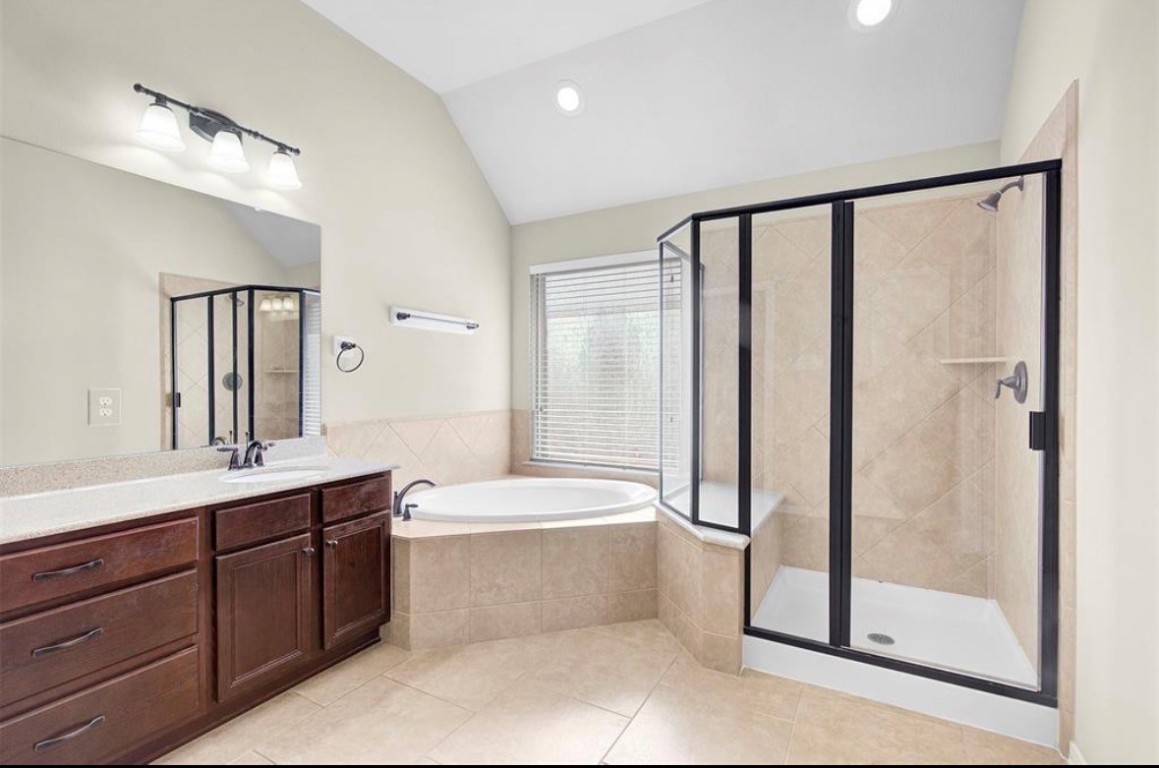 2513 Golfcrest Drive Houston, TX 77089 - Photo 21 of 33