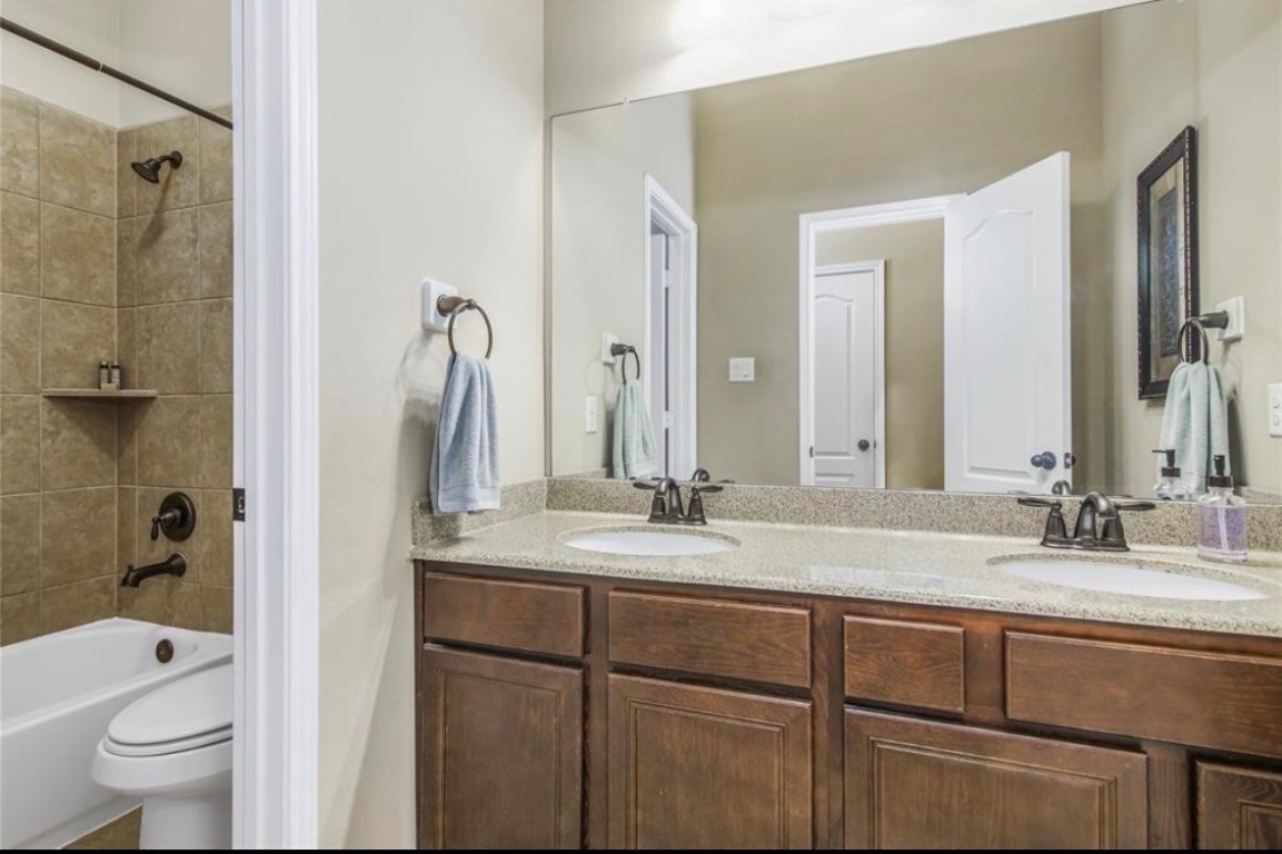 2513 Golfcrest Drive Houston, TX 77089 - Photo 25 of 33