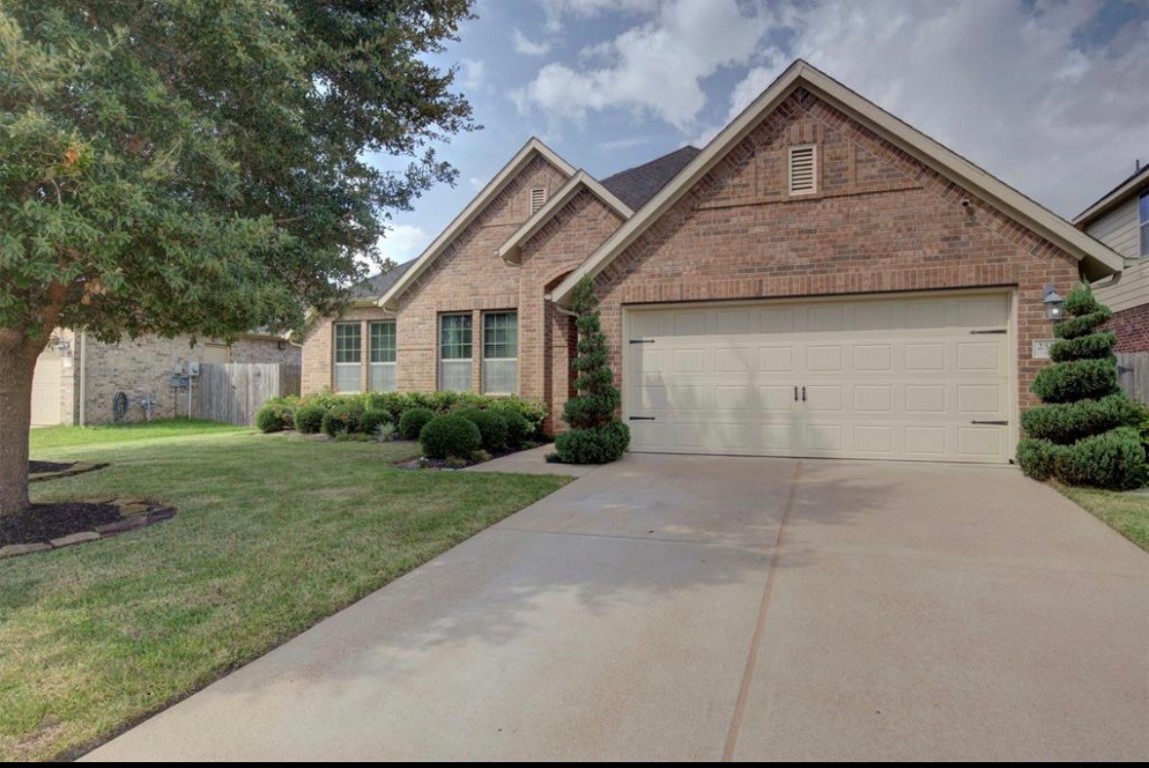 2513 Golfcrest Drive Houston, TX 77089 - Photo 3 of 33