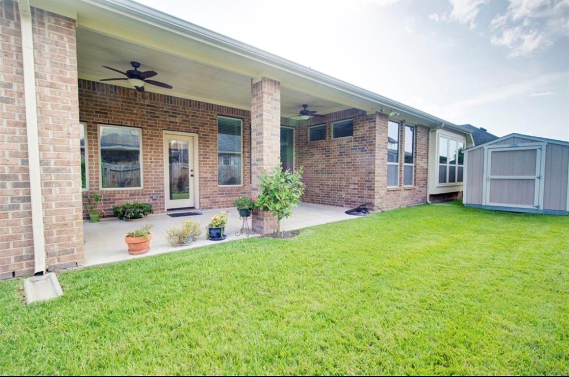 2513 Golfcrest Drive Houston, TX 77089 - Photo 31 of 33