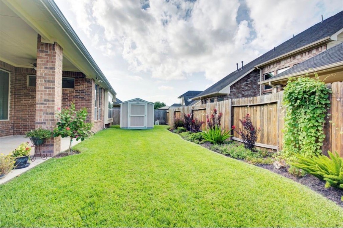 2513 Golfcrest Drive Houston, TX 77089 - Photo 32 of 33
