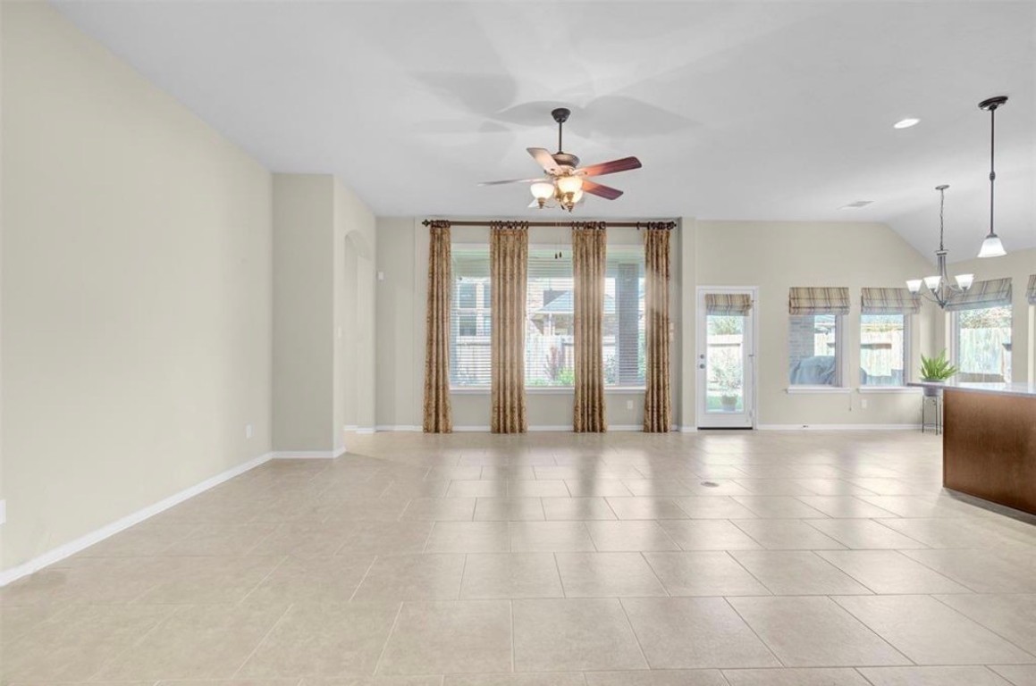 2513 Golfcrest Drive Houston, TX 77089 - Photo 5 of 33