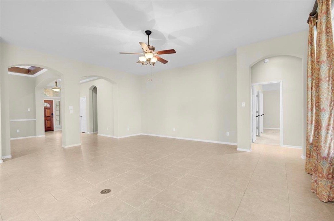 2513 Golfcrest Drive Houston, TX 77089 - Photo 8 of 33
