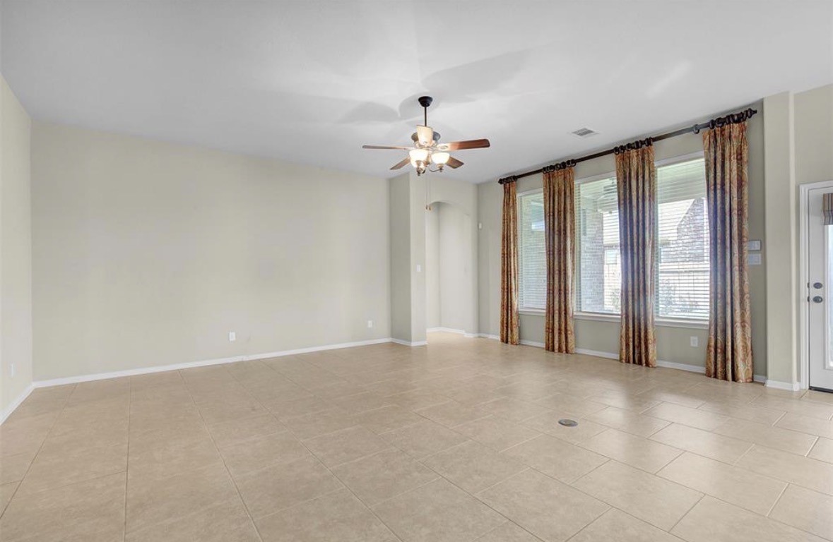 2513 Golfcrest Drive Houston, TX 77089 - Photo 9 of 33