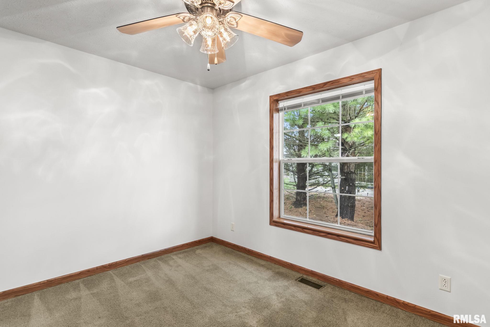 2800 Vía Rosso, Unit 146 Springfield, IL 62703 - Photo 22 of 33