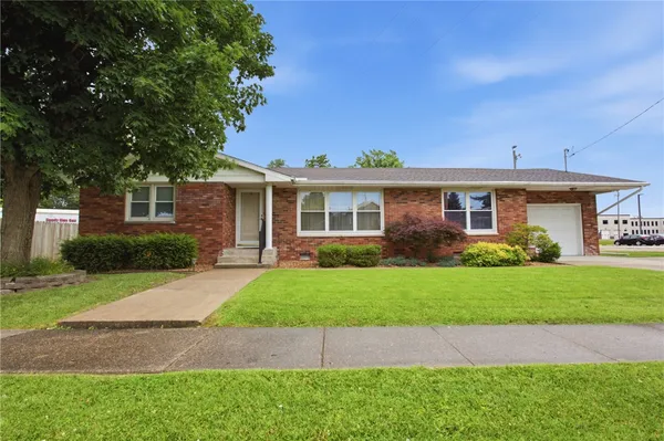 $199,000 | 909 West Richland Avenue, Effingham, IL 62401